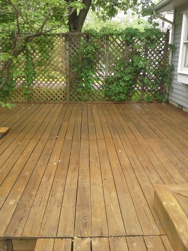 Need fence or deck staining Kettering Ohio? Kettering Maintenance 